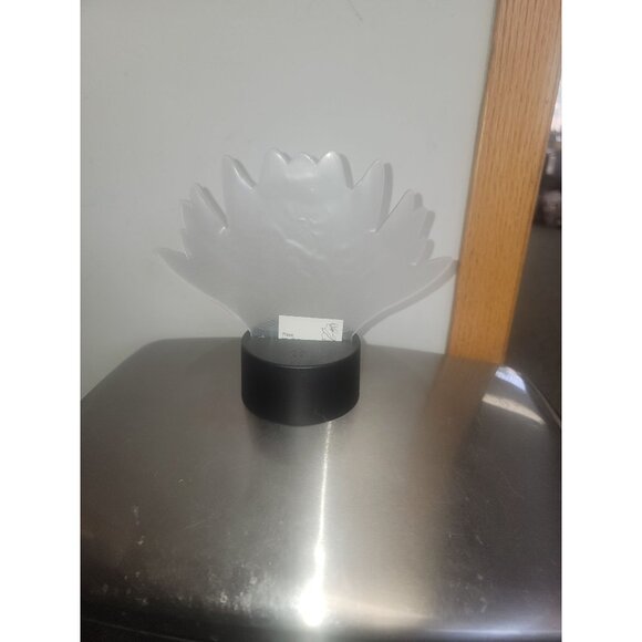 3D Illusion Lotus Flower LED Lamp With USB Charging Base & 8 Color Modes - Picture 6 of 9